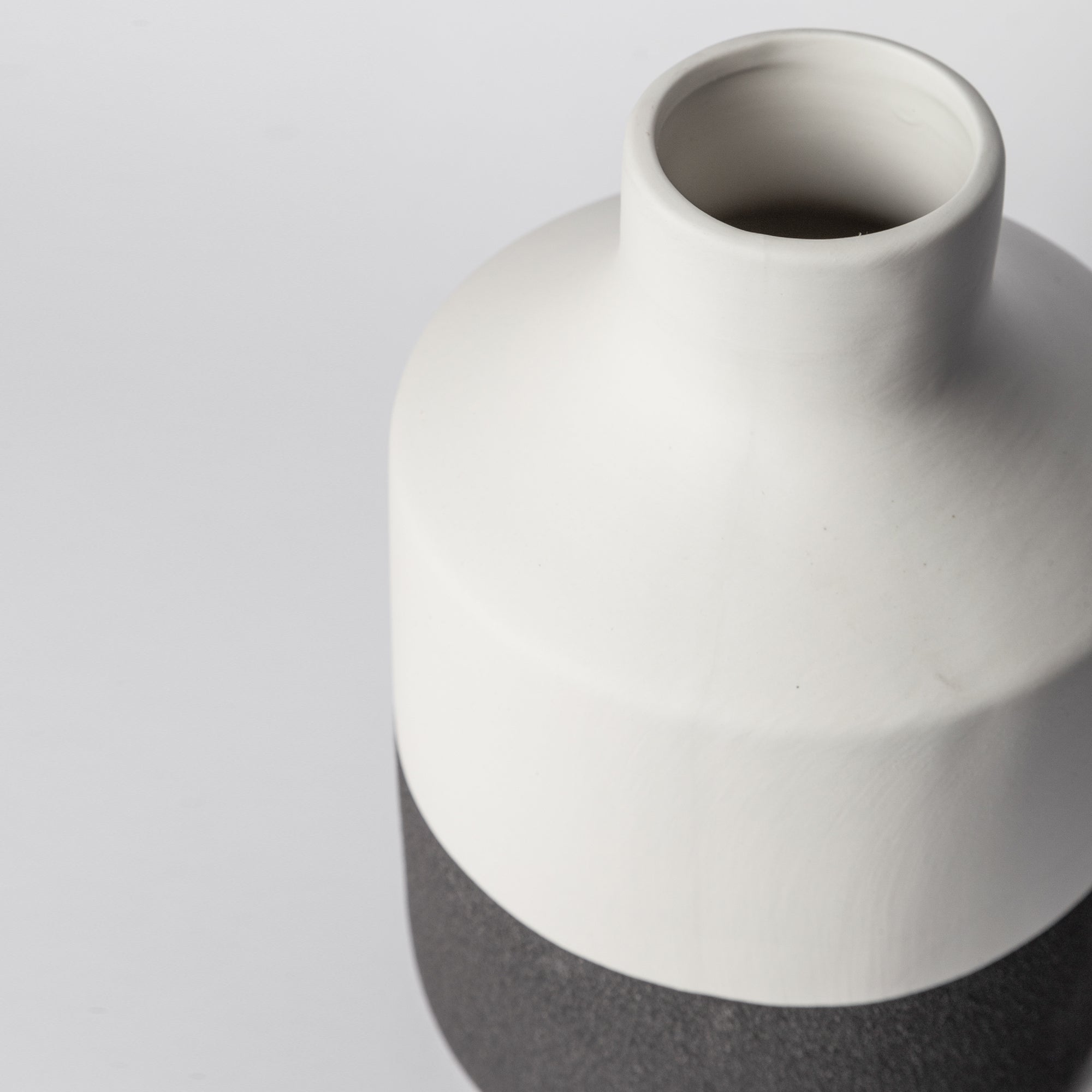 216 — Minimalist Ceramic Vase | Matte Finish Home Decor - Snag N' Style
