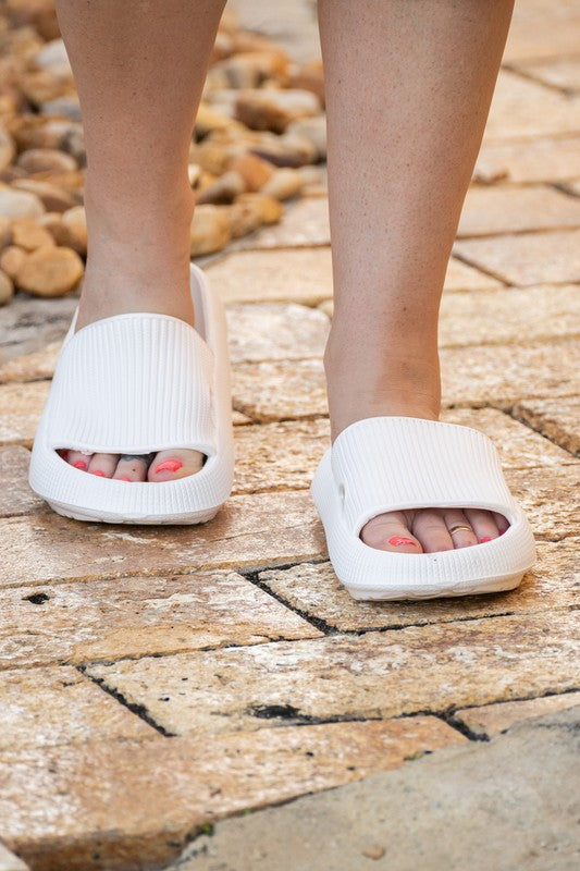 White Insanely  Comfortable Slides - Snag N' Style